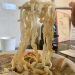 らー麺　Do・Ni・Bo - ちぢれ太麺をリフトUP⤴️