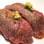 LOOP TOKYO - 肉寿司（アップ）