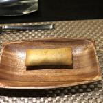 LOOP TOKYO - キノコを白ワインで蒸し焼きにした春巻き