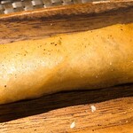 LOOP TOKYO - キノコを白ワインで蒸し焼きにした春巻き（アップ）