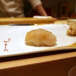 鮨 清松 - ⑥帆立（包丁入れてあり、口の中で♡）