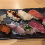 千寿司 - 上から、穴子、みる貝、明太子、いくら、しめ鯖、鯵、中トロ