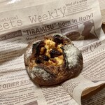 メゾン ムラタ - クリームチーズとドライいちぢくのはちみつカンパーニュ ¥250