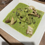 赤白 天王寺ミオ店 - これは食べログでどなたか高評価してたのでオーダー。美味しかったし、バケットにソースをつけて完食。バケット必須