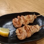 炭火串焼 らくだ - せせり塩焼き