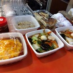 丸吉飯店 - テイクアウト用の料理たち(2022年10月1日撮影)