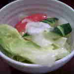 キッチンカミヤマ - セットのサラダ。野菜がシャキシャキ、自家製ドレッシングの味もグー。