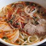 ハロー ベトナムレストラン - hello ! Vietnam ＠西葛西駅前店 ボー（牛肉）とベトナムハムがトッピングされる辛口のブンボフェ