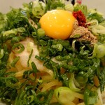 油そば専門店 歌志軒 - 九条ネギ油そば倍盛りのアップ