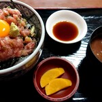 角屋 - ネギトロ丼(1100円税込)