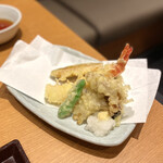 蕎麦 鷹乃 - ・海老と地野菜の天麩羅盛り合わせ 780円/税込