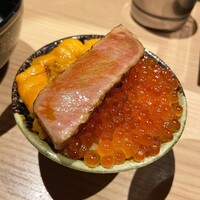 焼うお いし川 - マグロ、うに、いくら丼