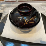 日本料理 TOBIUME - ススキの器