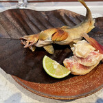 日本料理 TOBIUME - 鮎は皮はカリカリ身はふっくら卵のプチプチ食感が変わります