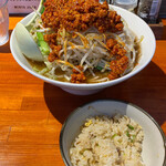 麺屋 じねん - 辣醬麺(野菜増量)＋サービスチャーハン