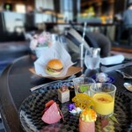 DINING & BAR TABLE 9 TOKYO - 