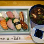 辰寿司 - 料理写真:令和4年10月 ランチタイム
にぎり寿司定食 1000円