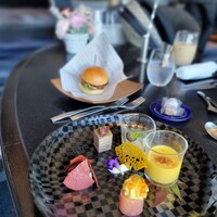 DINING & BAR TABLE 9 TOKYO - 