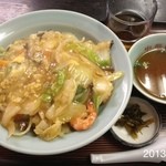 中華園 - 2013.4.26(金)11時半 いつもの中華丼600円d(^_^o)