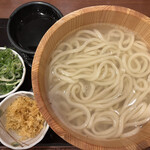 丸亀製麺 - 釜揚げうどん（得）