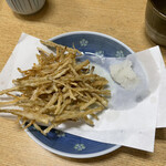 大正庵 - 相のりザルとごぼうの天ぷら 1050円
            天ぷらアップ