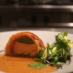 IZA - サーモンのパイ包み焼きアップ