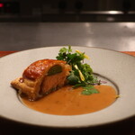 IZA - サーモンのパイ包み焼き