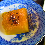 お食事処 河童 - 日替わりワンコインランチ・鯖味噌定食　５００円（税込）のかぼちゃの煮物のアップ【２０２２年９月】