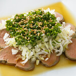 Domestic red chicken liver with sesame salt dressing