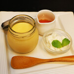 Nagoya Cochin egg smooth pudding