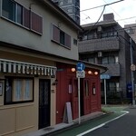 Saint Denis Cafe - お店外観。クレープやさんと併設です。