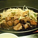 博多みやちく - サイコロステーキ（100ｇ）