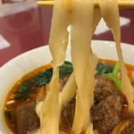 京華樓 - 麺リフトアップ