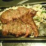 博多みやちく - 鉄皿赤身（200ｇ）