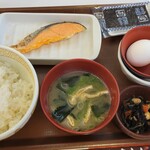 Sukiya - ・鮭朝定食400円+たまご60円