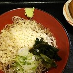 名代 富士そば - たぬき蕎麦と稲荷寿司