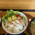 一番鮨 - サラダはイカの軟骨の湯引き