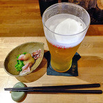 天ぷら処 こさか - 生ビール ＆ お通し（ホタルイカと菜ノ花の酢味噌がけ）（２０１３年４月）