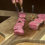 焼肉 肉萬 - 細かくカット