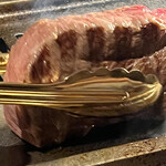 焼肉 肉萬 - 焼く
