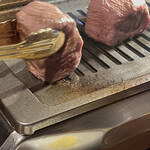 焼肉 肉萬 - 丁寧に焼き上げ〜の