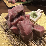 焼肉 肉萬 - それでも　けっこうなサイズ