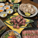 焼肉 肉萬 - 色んな薬味があって　全然飽きない！