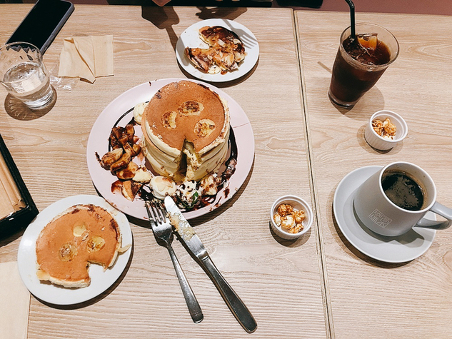 キレイなあのママも使ってる☆ピオニーが高貴で食卓華やぐ三段重 キレイなあのママも使ってる☆ピオニーが高貴で食卓華やぐ三段