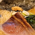 函館ブリ塩ラーメンと酒と肴 カモン - 