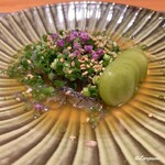 丸新 - 鱸の薄造りとシャインマスカット