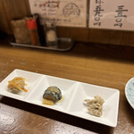 Yakitori Hoshinoie - ◯お通し¥ask …右から、タンとカシラのリエット、ナス味噌炒め、鯵の南蛮。一口サイズですが、3種あって嬉しい♪