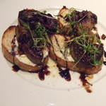 il luogo di TAKEUCHI - フォアグラのソテーとリコッタチーズのブルスケッタ黒いちぢくとバルサミコソース