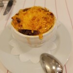 La Porte Rouge - オニオングラタンスープ　作ると手間が掛かるやつ！です。深みがあって、チーズとの相性バッチリ！ホッとする美味しさです。