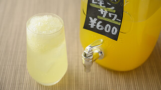 Sakeria BANCO - レモンのグラニテ入りの自家製レモンサワー